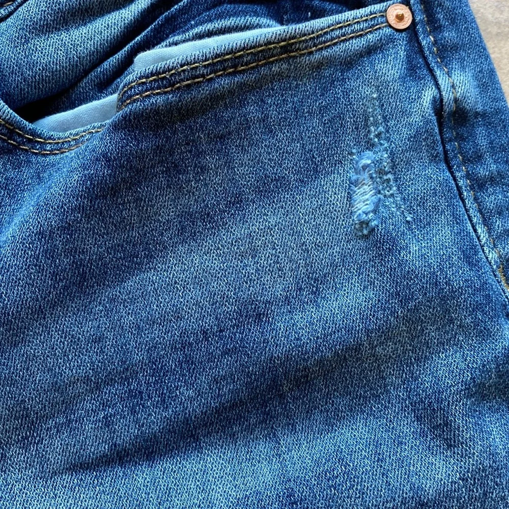 Signature by Levi Strauss & Co High Rise Ankle Skinny Jeans - Picture 3 of 6
